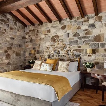 Rio Rosso By Palazzo Di Willa *